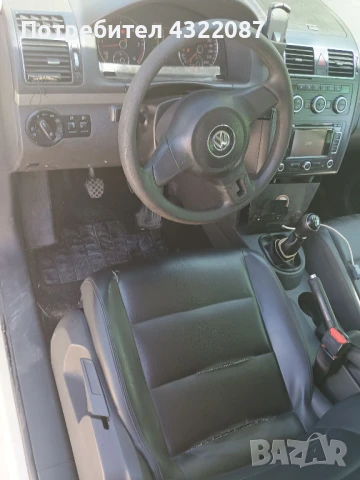 Volkswagen Touran 1.6 TDI 105к.с, снимка 5 - Автомобили и джипове - 50608928