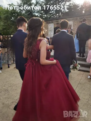 Червена бална рокля