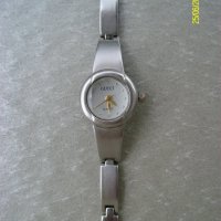 Дамски часовник, снимка 4 - Дамски - 11861506