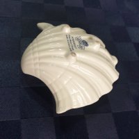 Порцеланова бонбониерка Аynsley somerset fine bone china с форма на мида, снимка 3 - Чинии - 40215840