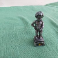  Метална фигура Manneken Pis Брюксел Фигурка Белгия Статуя Пикаещо момче Фигура, снимка 4 - Други ценни предмети - 33552285