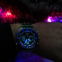 Продавам лимитиран часовник Casio Infiniti Racing Red Bull, снимка 3 - Мъжки - 23744053