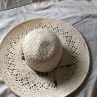 Плажна шапка, снимка 1 - Шапки - 28739413