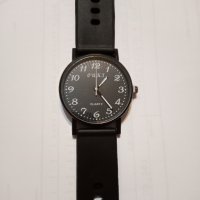 Дамски часовник черен нов , снимка 1 - Дамски - 37129493