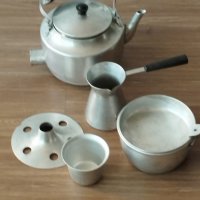 Стари алуминиеви ел.чайник,джезве,войнишко канче и форми за кекс, снимка 2 - Други - 37294527