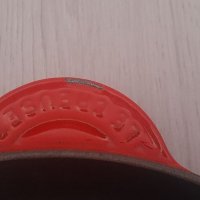 Чугунен тиган Le Creuset с дървена дръжка, 26 см, снимка 4 - Съдове за готвене - 37536443