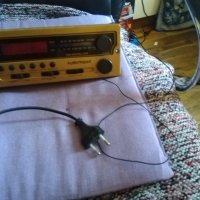 Furntronic радио 1990 г-Furntronic UKW/MW Furniture Clock Radio FCR 10 goldfarben-немско работи, снимка 2 - Радиокасетофони, транзистори - 43009266