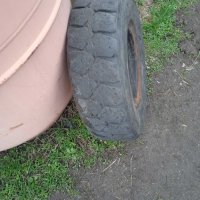 Задна гума за мотокар, снимка 2 - Селскостопанска техника - 39520246