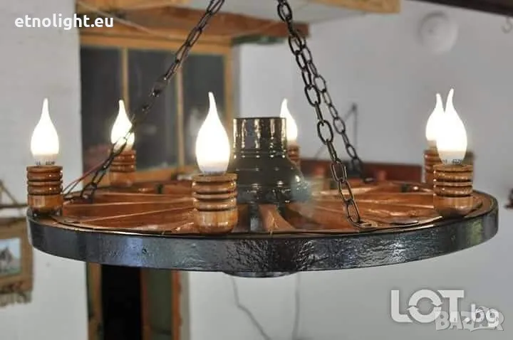 Полилеи, осветление от автентични реставрирани колела от каруца с дървени чашки , снимка 1