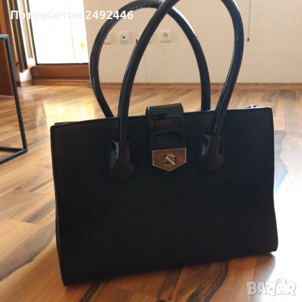 Дамска велурена черна чанта. , снимка 1