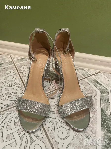 Брокатени обувки на ток, снимка 1