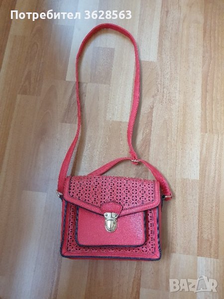 Червена дамска чанта, снимка 1