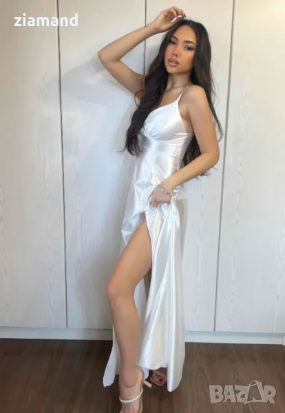 Дълга сатенена рокля с цепка, снимка 1