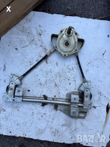 Стъклоповдигач Лада ВАЗ 2109 нов оригинален ЗАДЕН ЛЯВ НОВ ОРИГИНАЛЕН