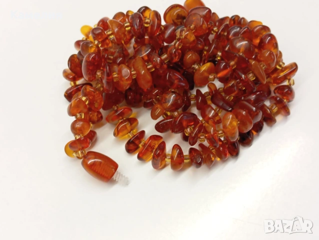 Кехлибар, снимка 2 - Колиета, медальони, синджири - 53520936