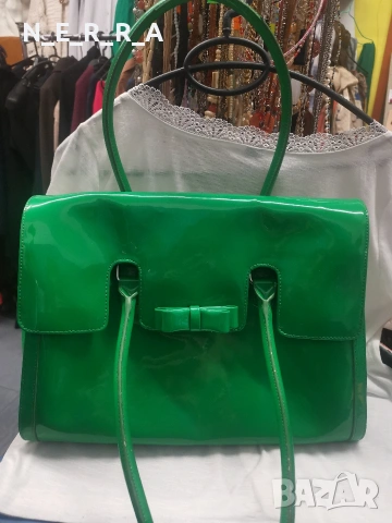Дамска зелена лачена чанта, снимка 12 - Чанти - 53190762