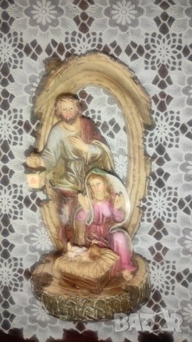 статуетка раждането на младенеца