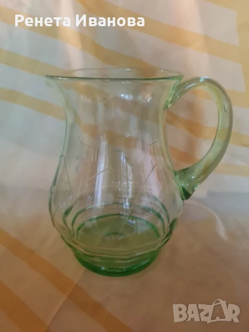 Красива стара кана от зелено стъкло , снимка 2 - Колекции - 50542441