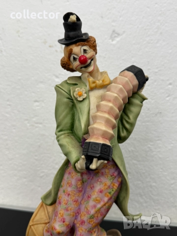 Статуетка на клоун Джузепе Армани с акордеон. №7413, снимка 2 - Колекции - 51910997