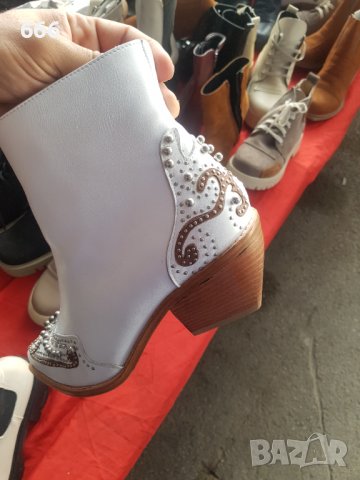 Обувки, снимка 3 - Дамски боти - 42968985