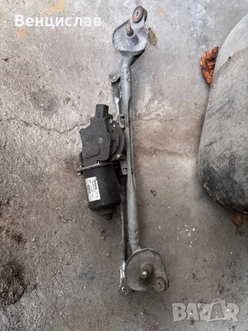 Моторче за чистачки Corolla Verso