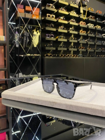 очила с черен обикновен калъф и ув защита versace louis vuitton, снимка 5 - Слънчеви и диоптрични очила - 51444699