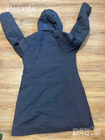 Висок клас дамска изолирана парка bergans of norway tromso primaloft  long parka , L размер , снимка 11 - Якета - 52503516