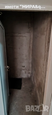 Самостоятелна сграда с офис, склад, гараж и навес-под наем, с Войводово, снимка 6 - Складове - 52000168