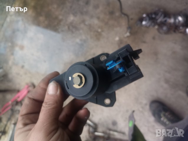 Ключалка заден капак за Опел Корса Б, снимка 2 - Части - 43329499