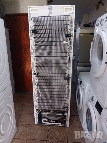 Комбиниран хладилник с фризер Бош Bosch A+++ с две години гаранция!, снимка 4 - Хладилници - 52809002