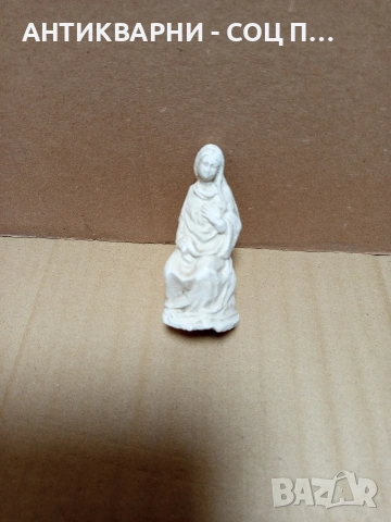 Стара Малка Репродукция Гипсова Фигурка На Дева Мария. 
