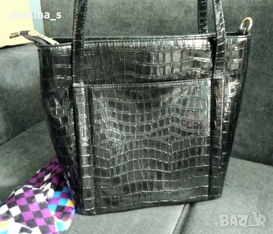 Два различни броя / Маркова чанта тъмно синя и Черна Лачена с кроко ефект , снимка 12 - Чанти - 36909530