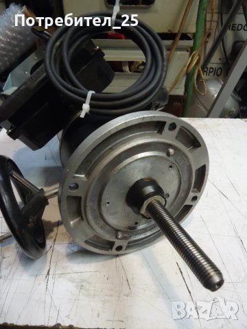 Монофазен мотор-редуктор 10 об/м., снимка 3 - Електродвигатели - 51135254