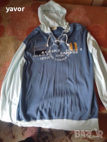 Тънка блуза с качулка