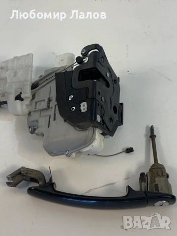 Предна лява брава външна дръжка патрон Seat Altea 3B0837207 5P0837867A, снимка 3 - Части - 50806926