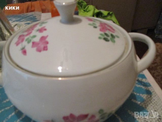 Сервиз за кафе /плато, снимка 18 - Сервизи - 39333237