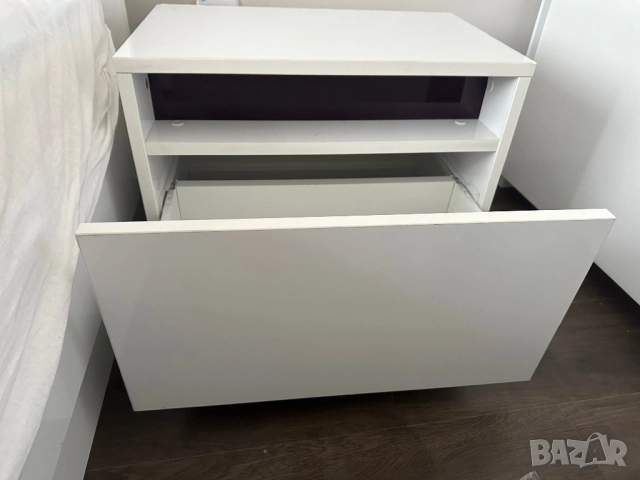 2 броя нощни шкафчета бял гланц, снимка 3 - Шкафове - 52868891