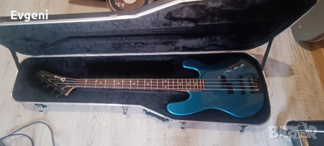 Бас китара Charvel model 2B, снимка 5 - Китари - 51814103