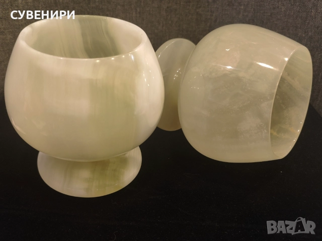 Чаша за коняк от оникс