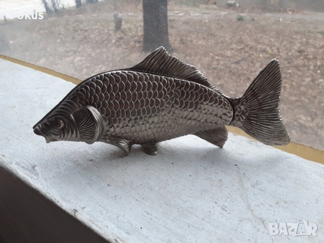 Шаран риба фигура статуетка