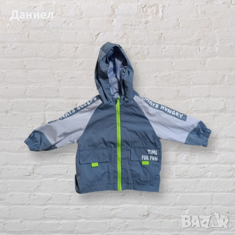 Бебешко тънко яке за дъжд.