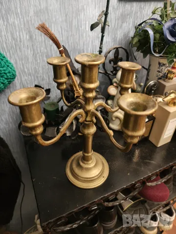 Масивен бронзов свещник , снимка 2 - Декорация за дома - 49305654