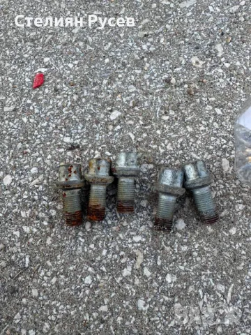 5536       5 бр къси болтове   демонтирани от mercedes -10 лв 5бр / 28mm дължина на резбата   демонт, снимка 2 - Части - 48604907