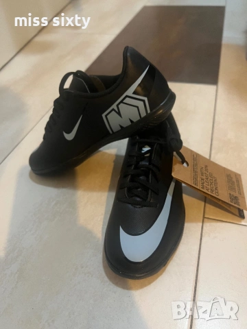 Nike чисто нови оригинални футболни обувки ,размер 32, снимка 6 - Маратонки - 53011968