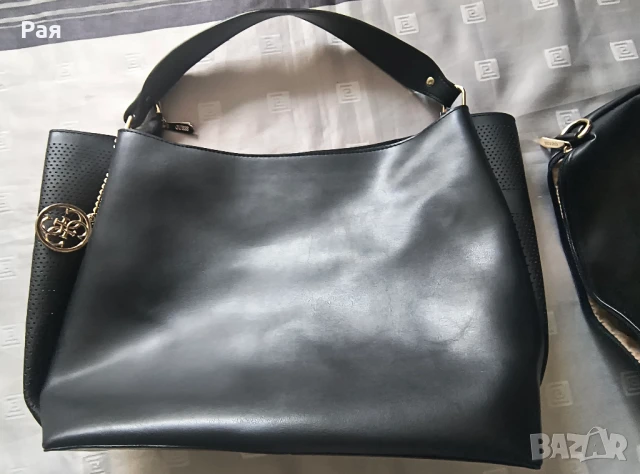 Черна дамска чанта Guess, снимка 2 - Чанти - 50664999
