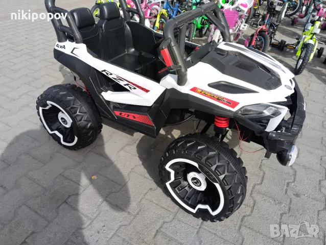 SAFARI двуместен акумулаторен джип JAKARTA 4x4 бял, снимка 1