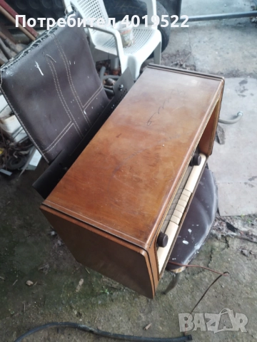 Радио мелодия , снимка 2 - Антикварни и старинни предмети - 52372273