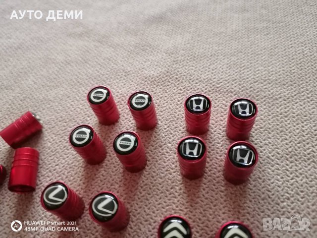Червени кръгли метални капачки за вентили винтили за кола автомобил джип ван бус колело, снимка 2 - Аксесоари и консумативи - 32622907