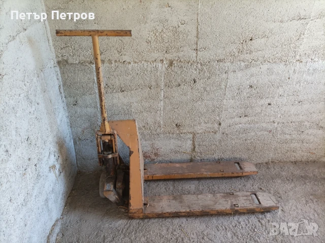 Ретро палетна количка 