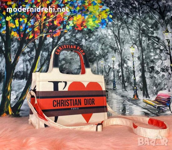 Дамска чанта Christian Dior код 72, снимка 1 - Чанти - 32379525